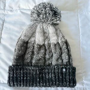 Smartwool Rounded Crown Merino Blend Cable Knit Pompom OS Streetwear Gorpcore